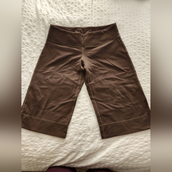 Lululemon brown cropped pants - size 6 - Picture 1 of 2